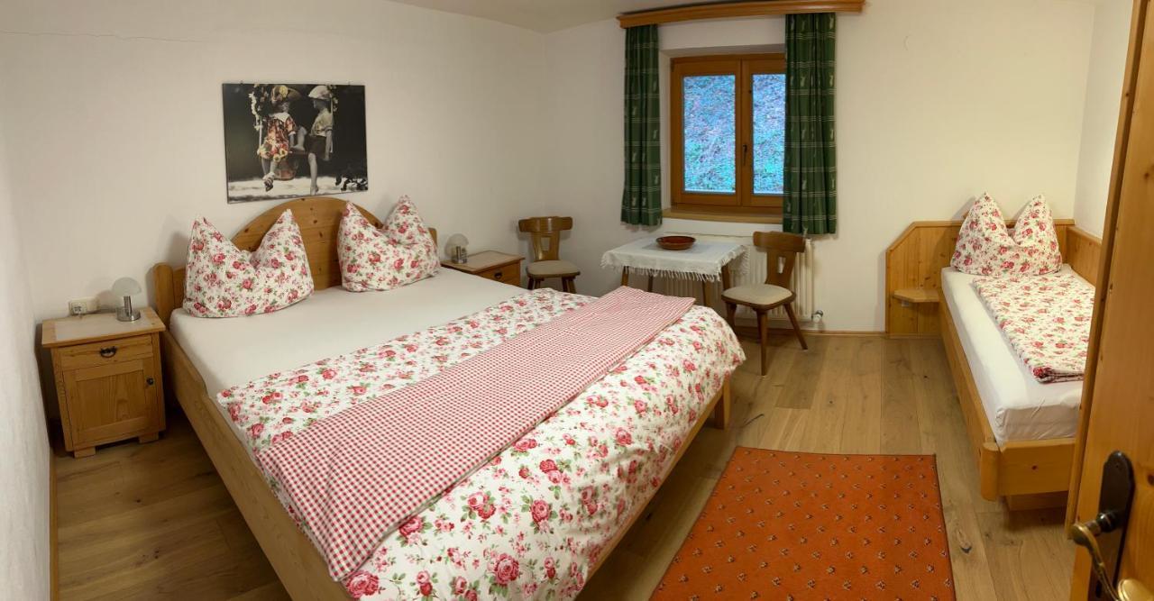 Haus Waldrand Apartamento Oberndorf in Tirol Exterior foto