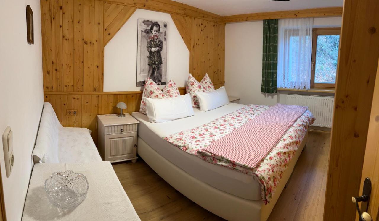 Haus Waldrand Apartamento Oberndorf in Tirol Exterior foto