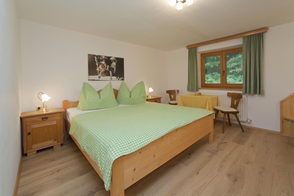 Haus Waldrand Apartamento Oberndorf in Tirol Exterior foto